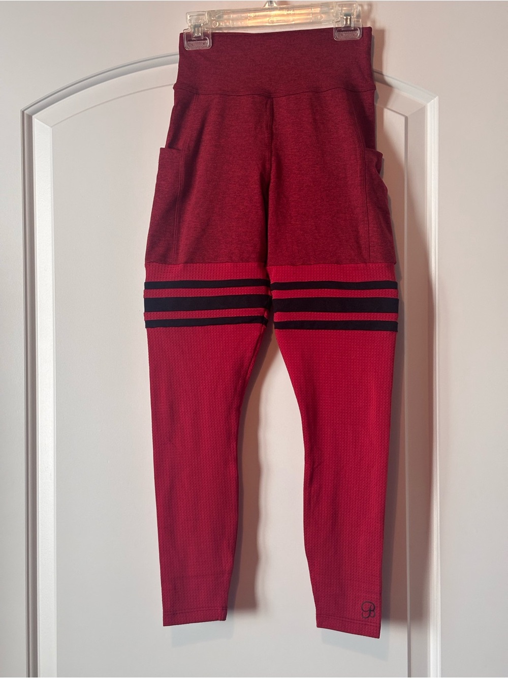 Bombshell Sportswear Sock Legging in red Size S.